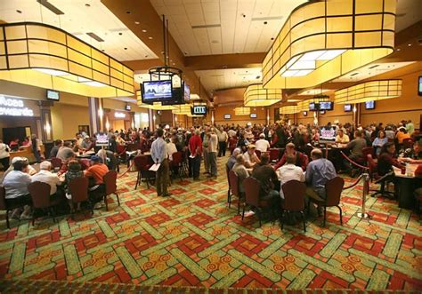 Running aces - Day 1C of the Mid-States Poker Tour (MSPT) Running Aces $1,110 Main Event attracted a massive 448 runners, which along with 1A's 161 and 1b’s 276 brought the total field up to 885 entries, blasting past the $500k guarantee.. The massive field generated a $856,950 prize pool and the top 90 players will get paid …